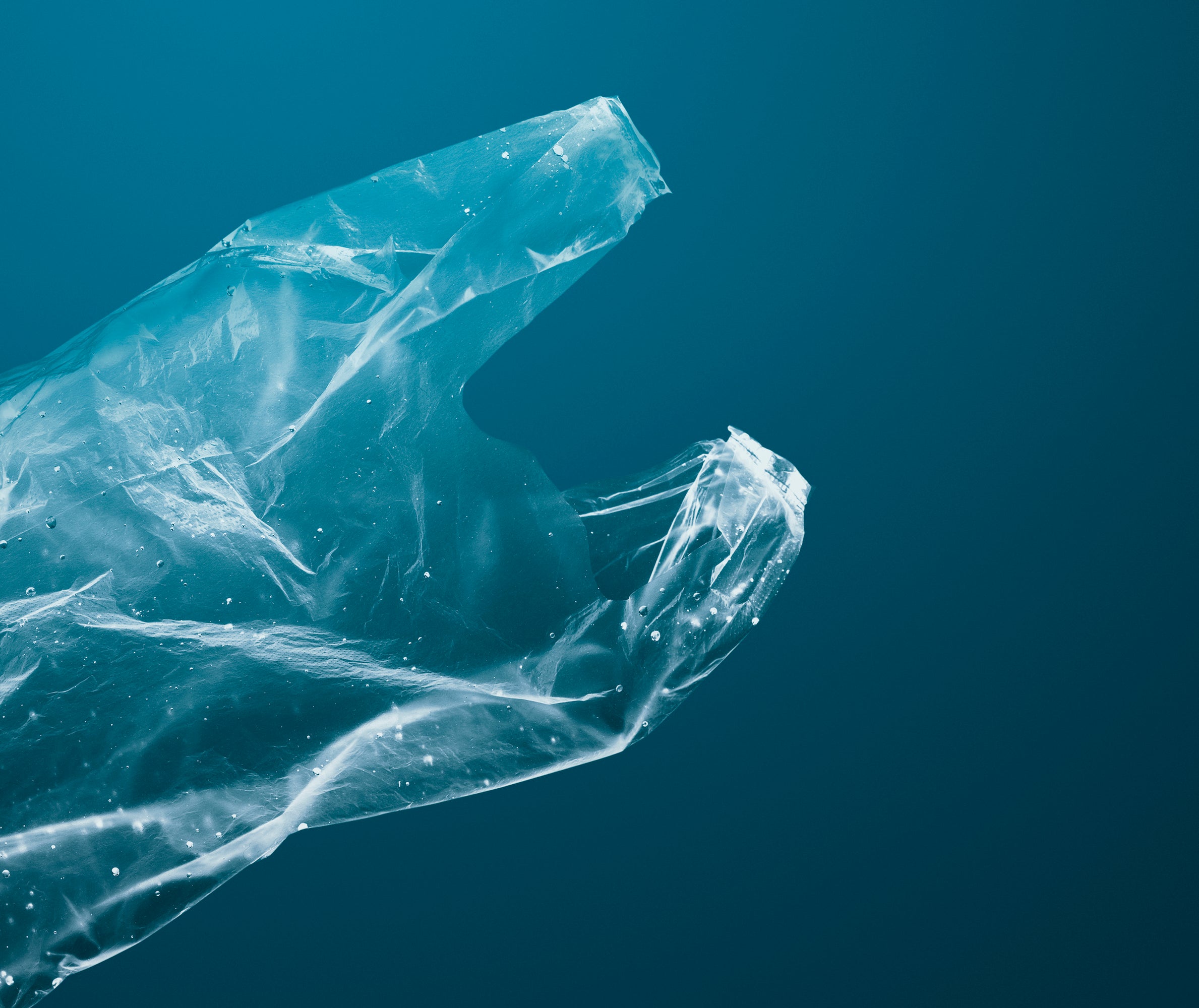 save-ocean-campaign-plastic-bag-sinking-ocean-remix-media.jpg__PID:a43d3969-84d9-460d-94a1-8d45843066cf